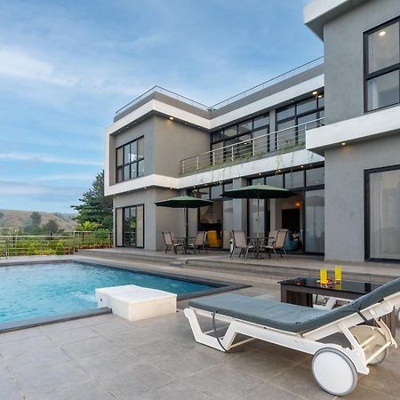 Casa Boho By Stayvista - Contemporary Design, Farm-View, Swimming Pool & Indoor Games For A Chic Retreat Nashik Zewnętrze zdjęcie