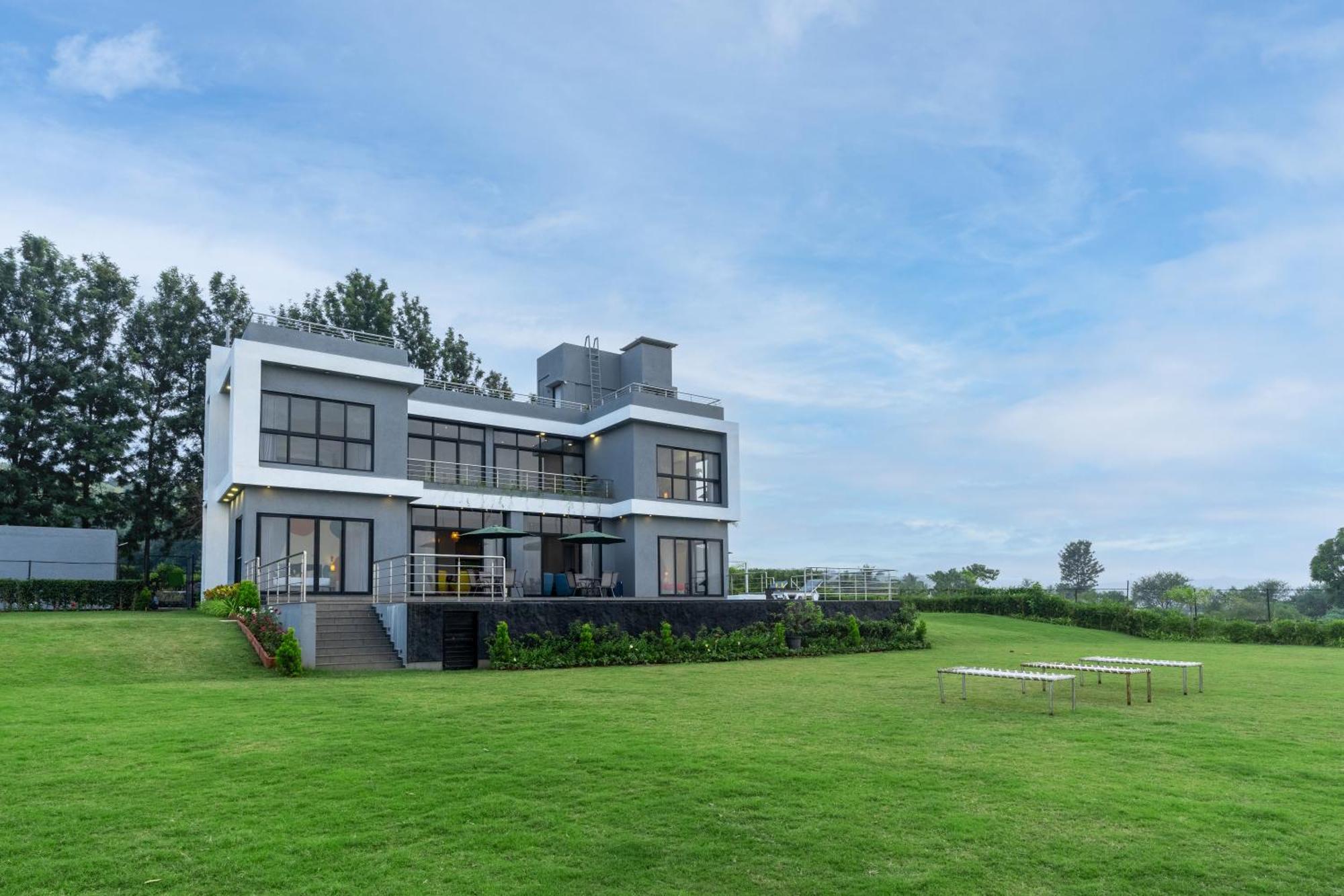Casa Boho By Stayvista - Contemporary Design, Farm-View, Swimming Pool & Indoor Games For A Chic Retreat Nashik Zewnętrze zdjęcie